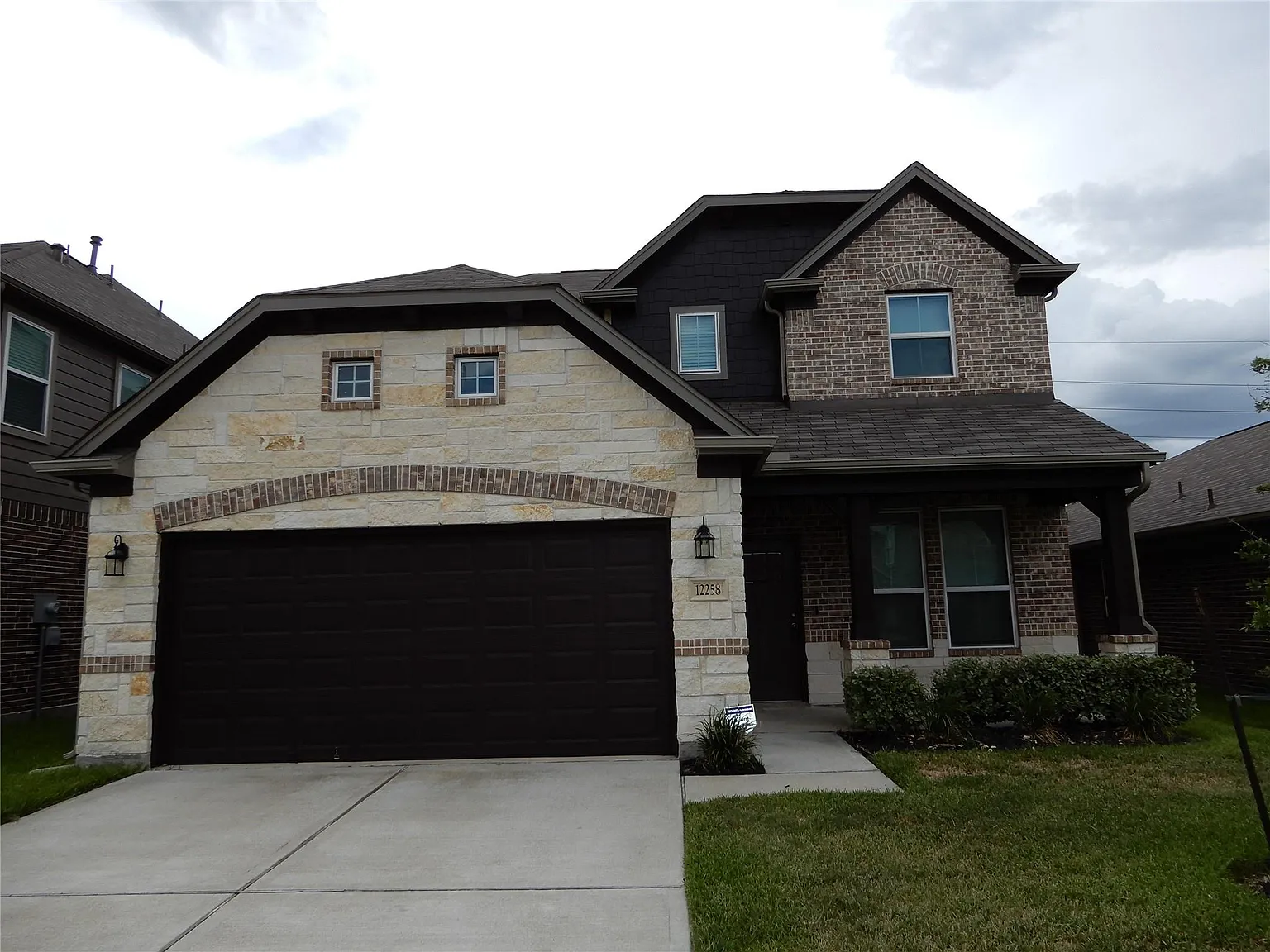 4 bed, 3.5 bath, 3096 sqft, $2,700 — Photo 1