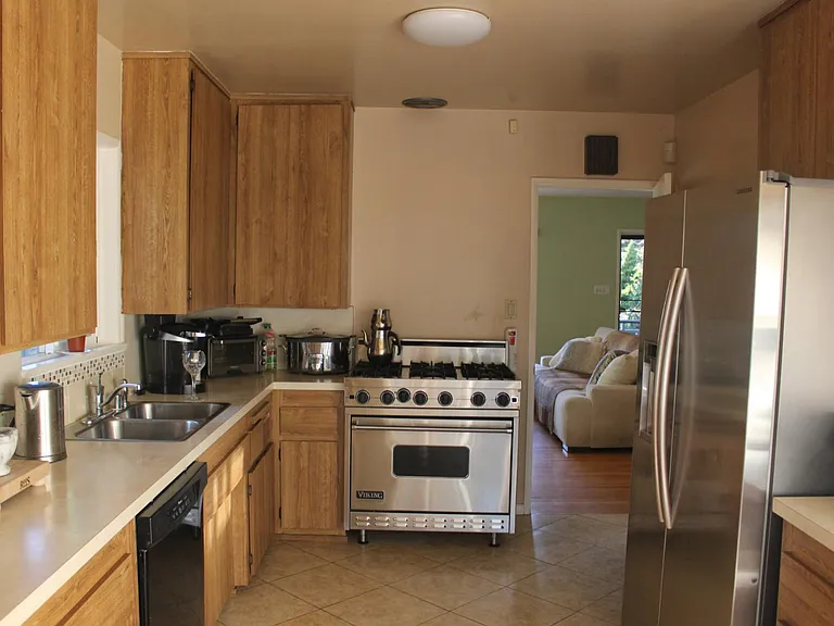 3283 Kelton Ave — Photo 5