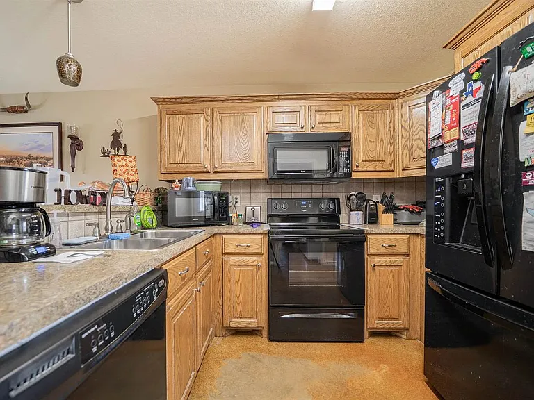 271 Lawrence Rd #B — Photo 11