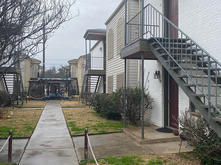 2500 W Hickory St #17 — Photo 8