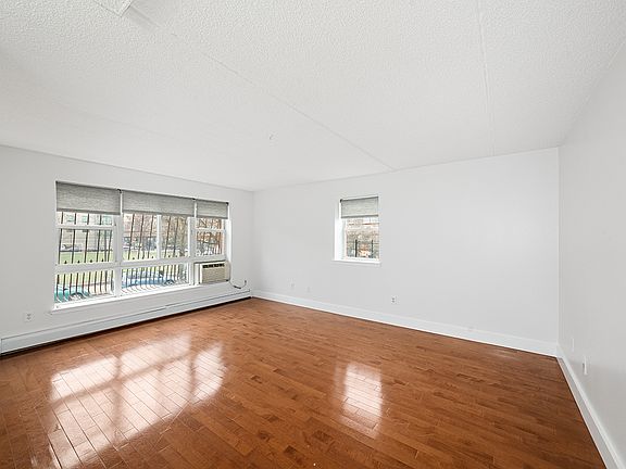 3rd image of 70 E 120th St #1