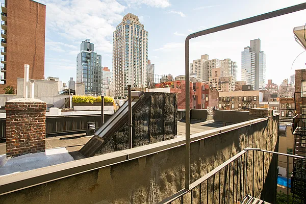 Sold by Vivaldi Real Estate | media 11