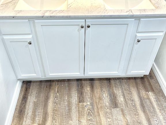 Bathroom vanity