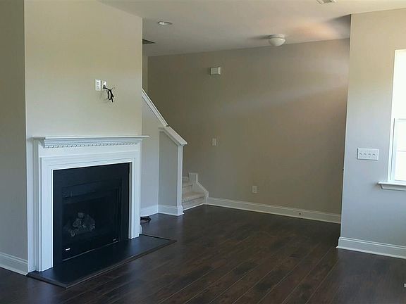 4th image of 1868 Lake Glen Dr