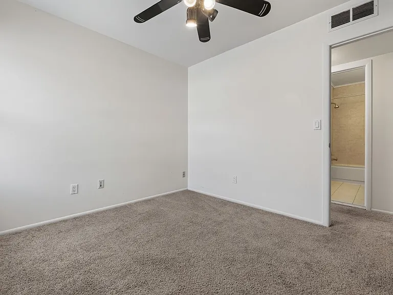 26070 N Lake Dr — Photo 20