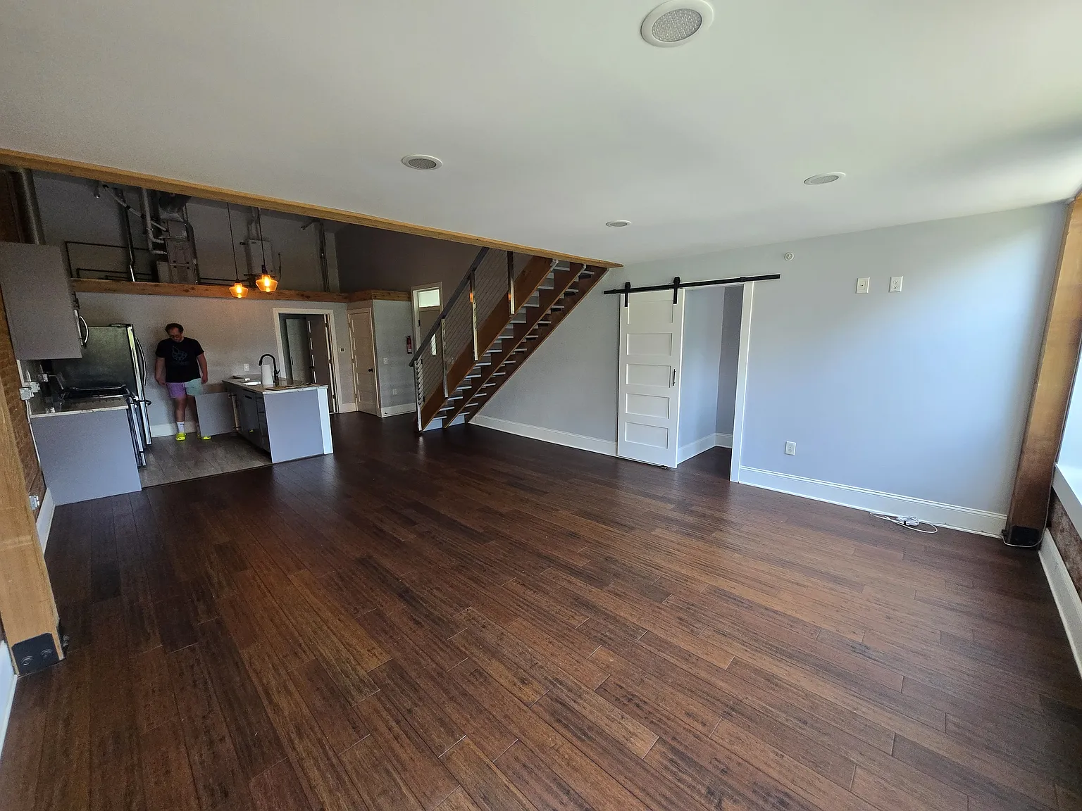 1 bed, 1200 sqft, $2,100 — Photo 3