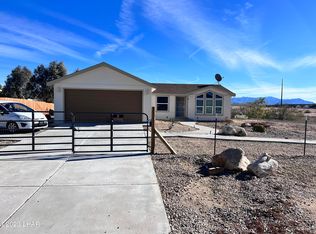 10744 S Paradise Trails Rd, Yucca, AZ 86438