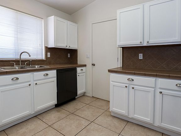 5th image of 2212 W Catalina View Dr