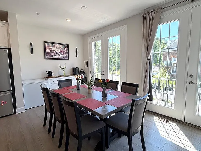 10802 Foxtrot Cir — Photo 3