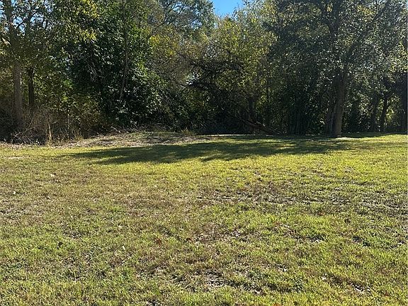 3rd image of 2121 Manning Way