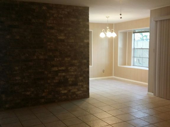 5th image of 2218 W Arbor St