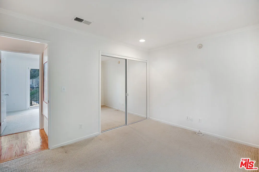 2 bed, 2.5 bath, 1480 sqft, $6,750 — Photo 4