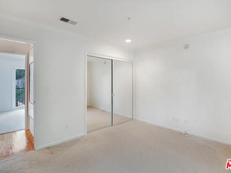 3855 Rambla Pacifico #D — Photo 4