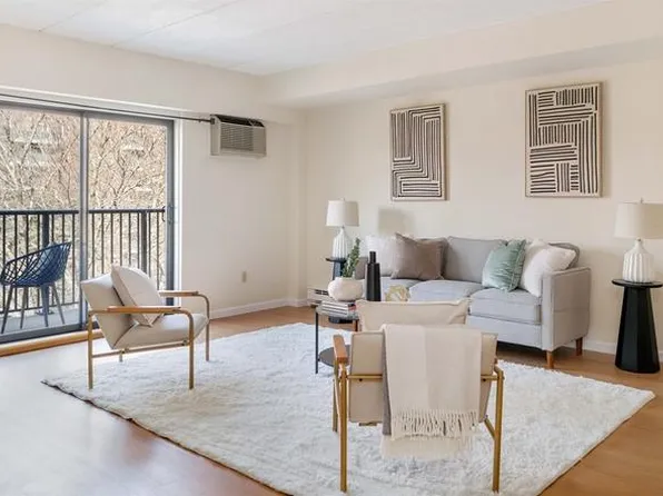 135 Pleasant St APT 605, Brookline, MA 02446