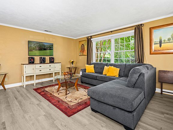 5th image of 731 10th Street Dr NW