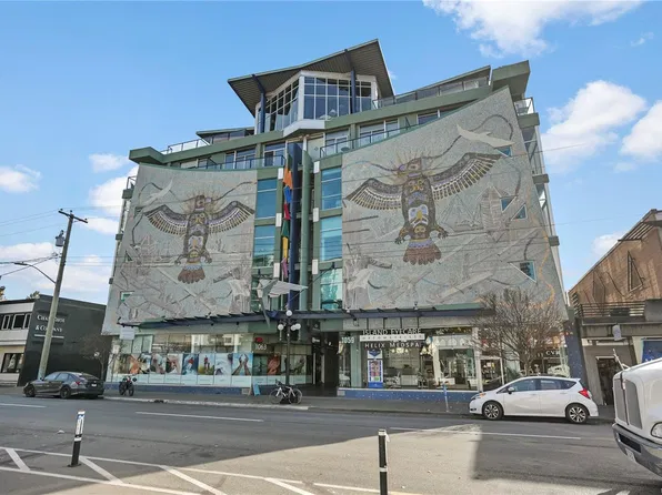 1061 Fort St #201, Victoria, BC V8V 5A1