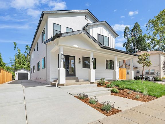 4th image of 749 41st St