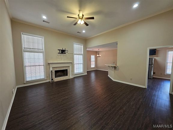 4th image of 2230 Kingsbury Dr
