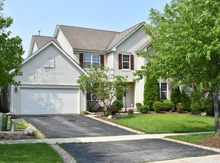 3718 Matisse Dr, St Charles, IL 60175