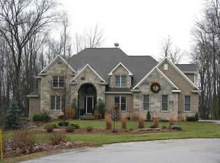 655 Ledgewood Dr, Fond Du Lac, WI 54937