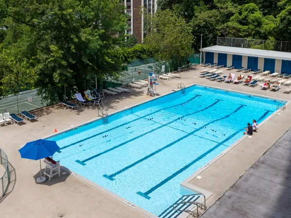 3671 Hudson Manor Terrace image 9 of 13