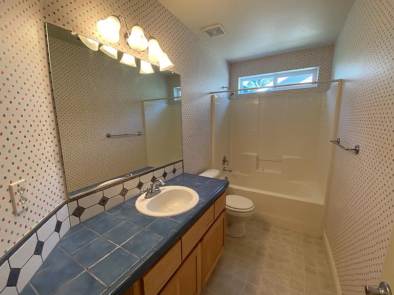 17910 NE 36th Way — Photo 20