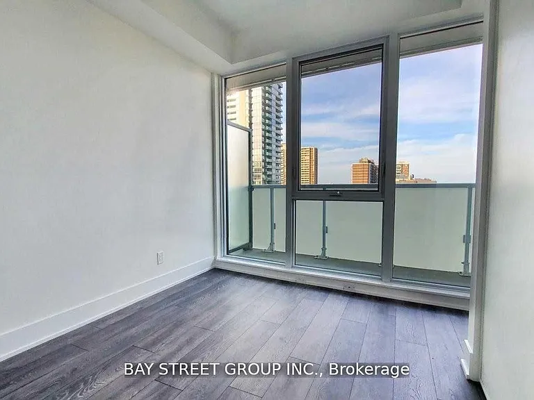 403 Church St #1410 — Photo 3