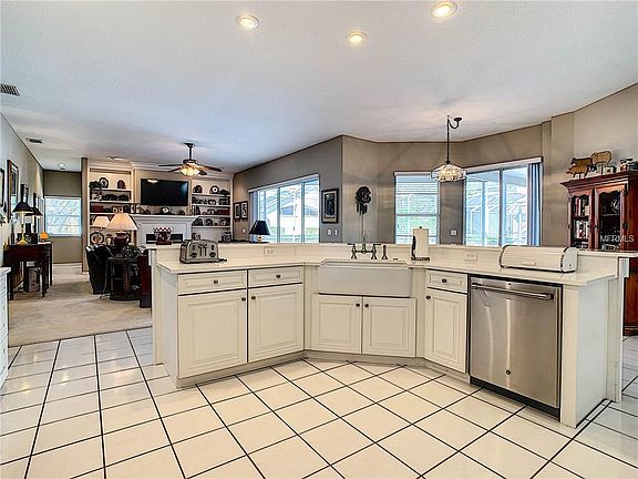 4th image of 9120 Woodridge Run Dr