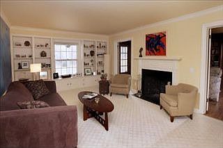 2nd image of 4015 E Hillandale Dr