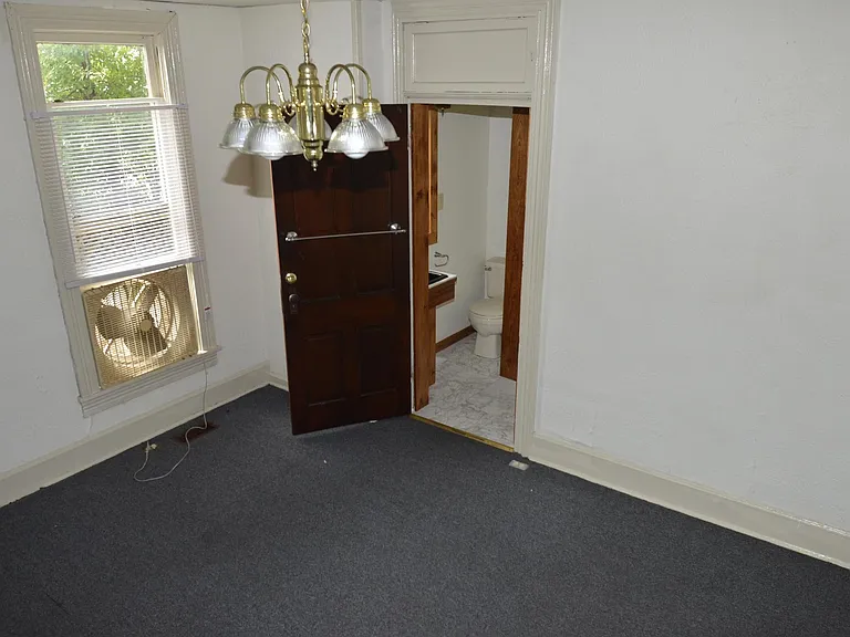 502 S Woodlawn Ave — Photo 13