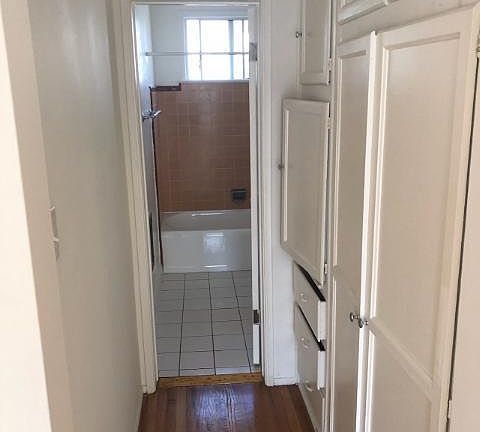 2nd image of 1749 N Mariposa Ave APT 1