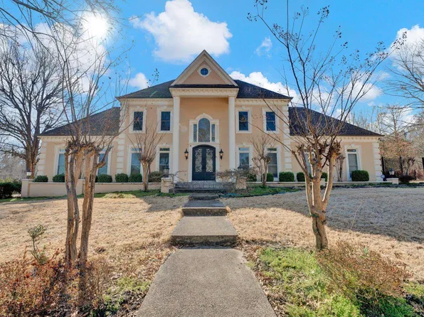 47 S Summer Grove Rd, Cordova, TN 38018