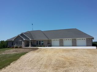 2058 Airport Rd, Platteville, WI 53818