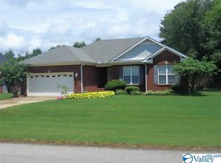 227 Tara Leigh Dr, Huntsville, AL 35811