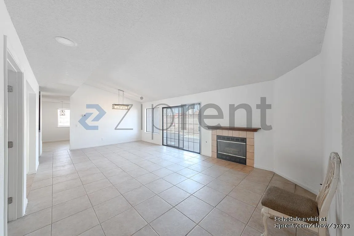 4 bed, 1600 sqft, $3,300 — Photo 3