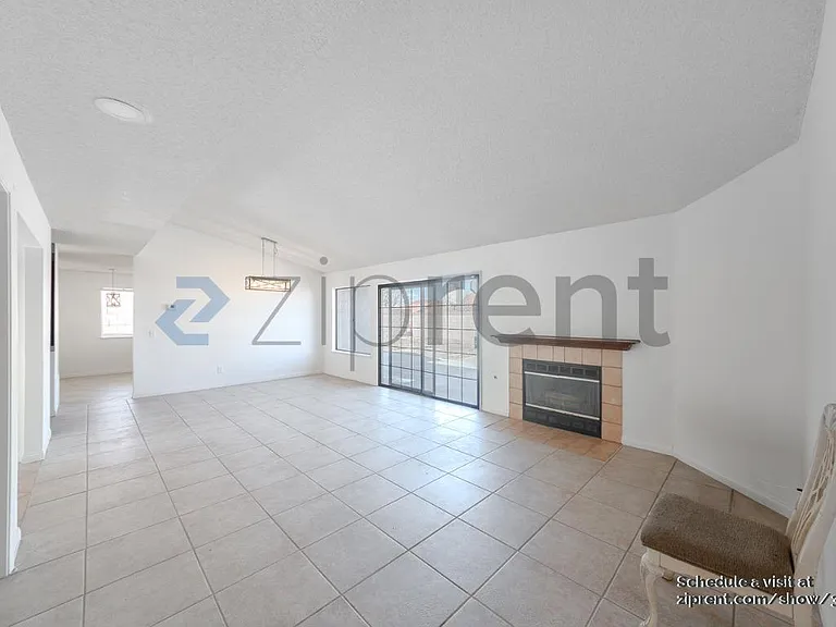 5327 Meredith Ave — Photo 3