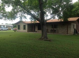 519 Collins St, Sabinal, TX 78881