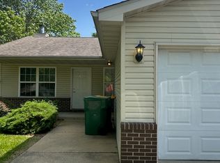 143 Autumn Pine Dr #143, Fairview Heights, IL 62208