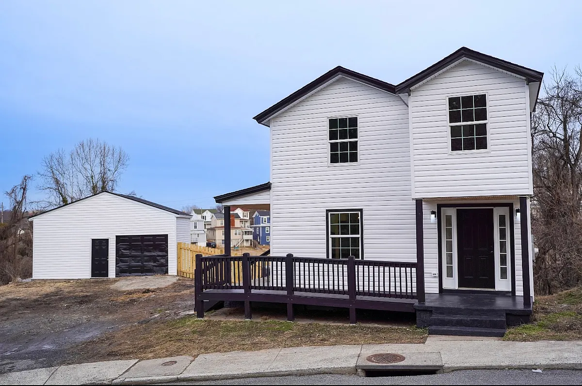 Building Photo - 620 Florida Ave