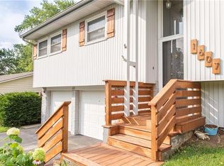 1607 NE 67th Pl, Gladstone, MO 64118