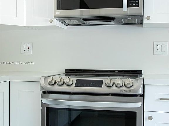 3rd image of 1226 SW 30th Ave #1226