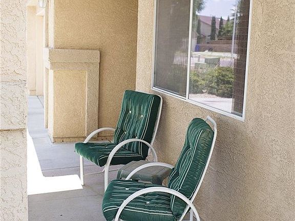 3rd image of 2071 Briarwood Ln