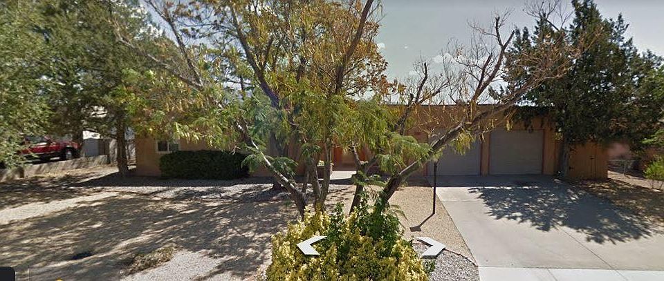 1st image of 700 Las Marias Dr SE