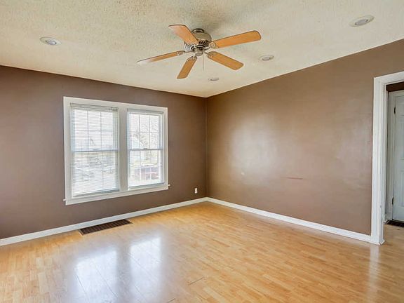 5th image of 2454 N Bedford Ave