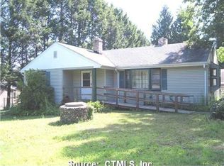 62 Appleblossom Ln, Newtown, CT 06470