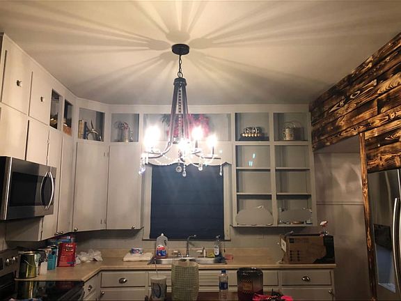 2nd image of 402 W Robinson St