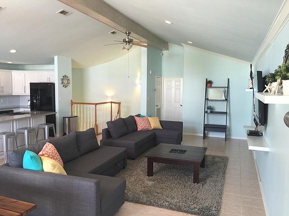 3rd image of 103 Palmetto Dr #B