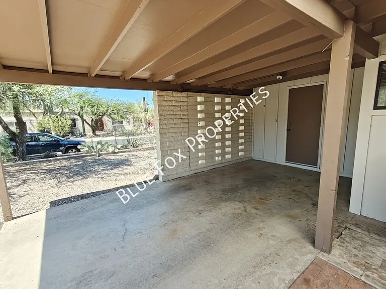 2781 W Calle Carapan — Photo 29
