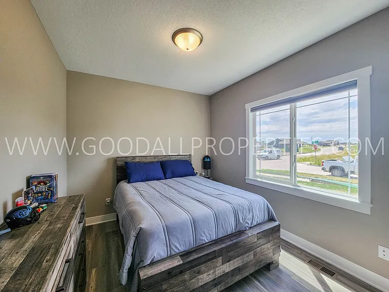 285 NW Morgan Ct — Photo 13