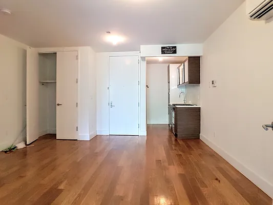 Rented by Brickwood BWR LLC | media 34